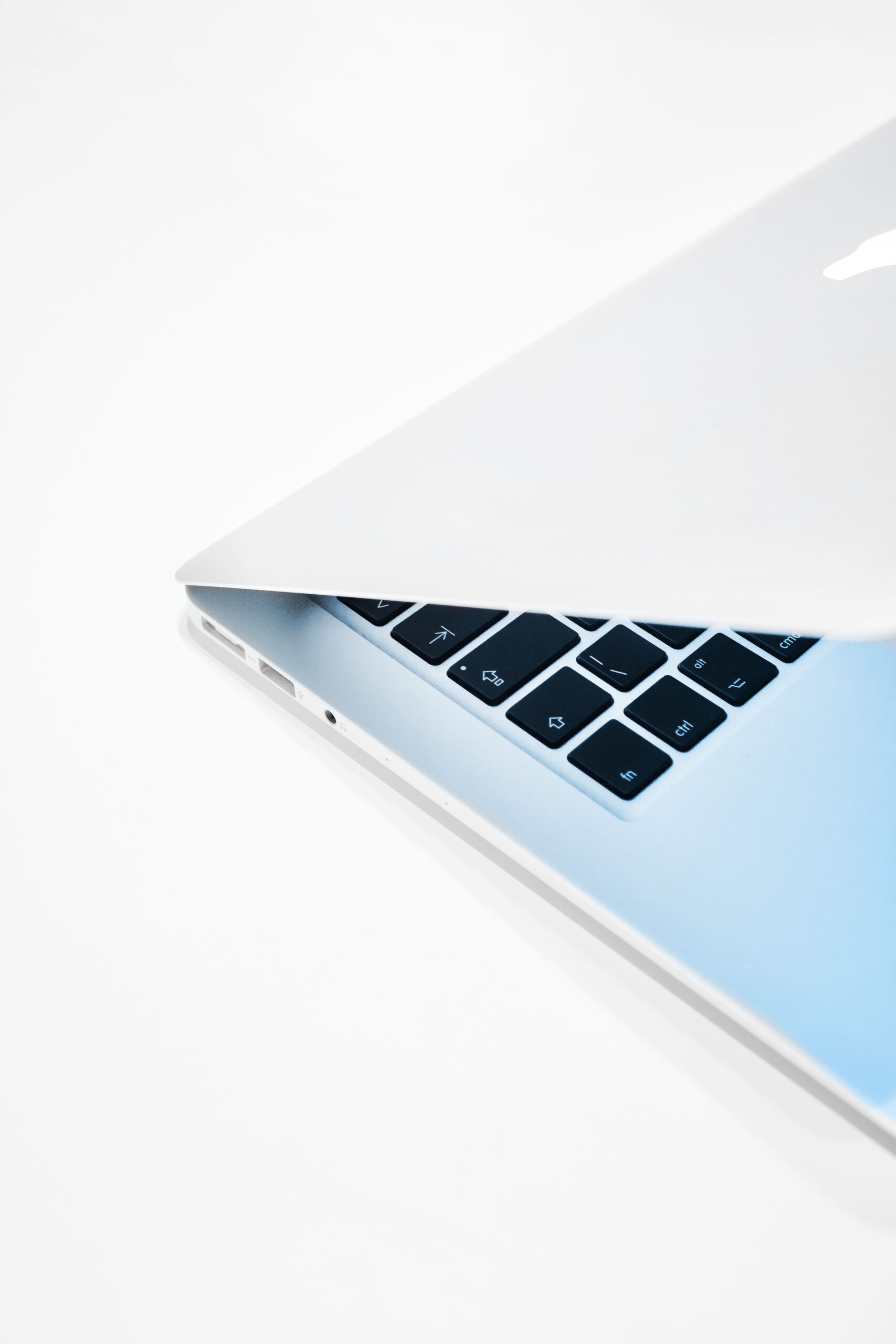 Intel Core Ultra 7 256V Laptop – 16GB RAM, 512GB SSD, 16.0" WUXGA Display